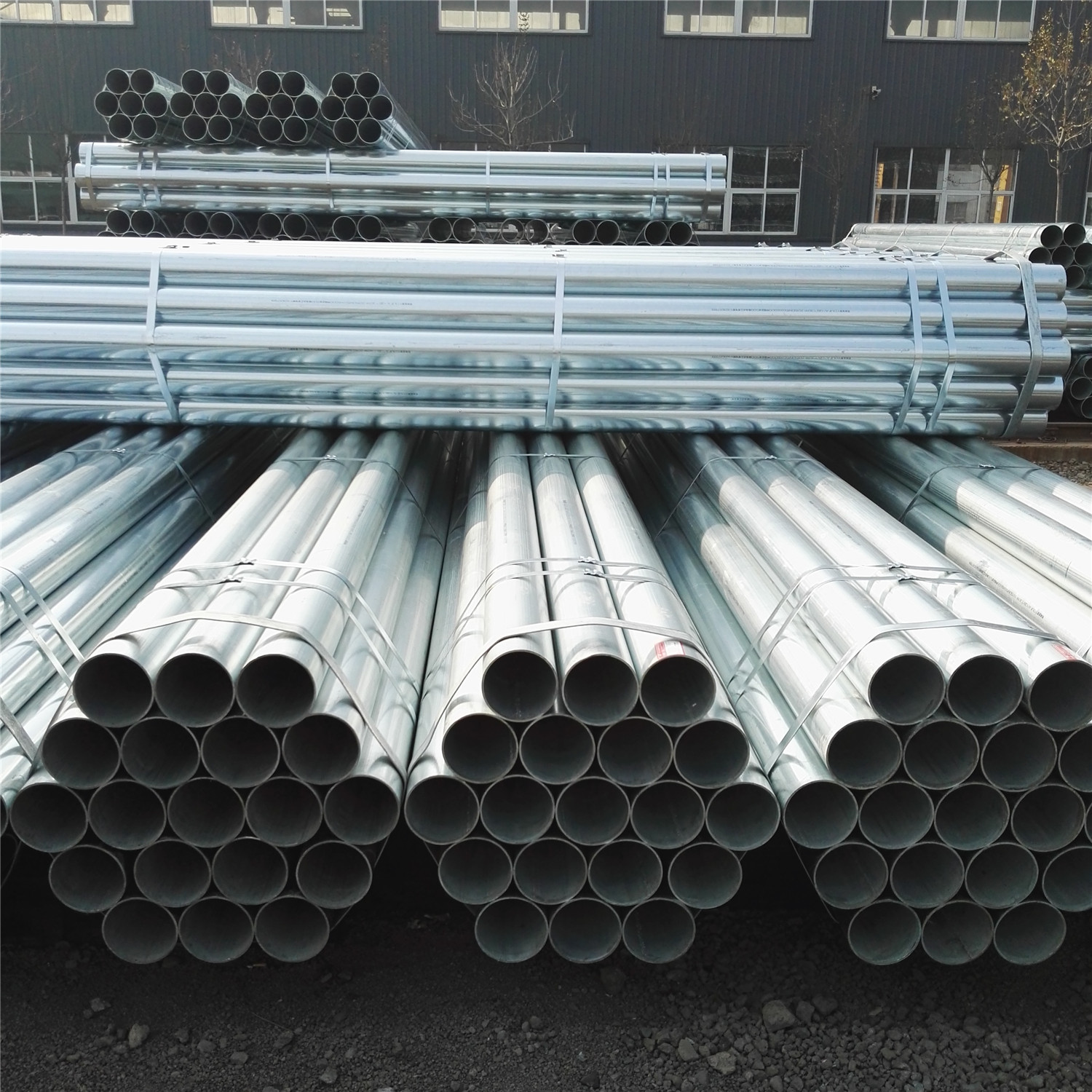 Труба оцинкованная: основные преимущества материала Труба оцинкованная: основные преимущества материала